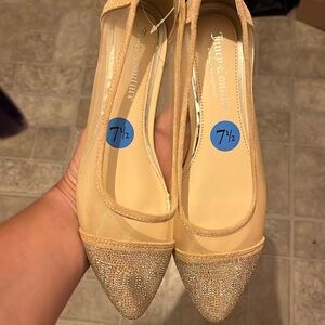 Ladies flats